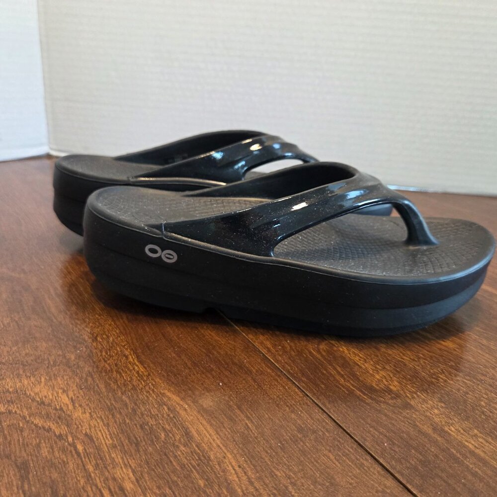 OOfos Black Platform Sandals size 7 - Picture 2 of 3
